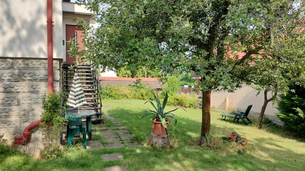 Prague Zbraslav Old Garden Apartment Luaran gambar